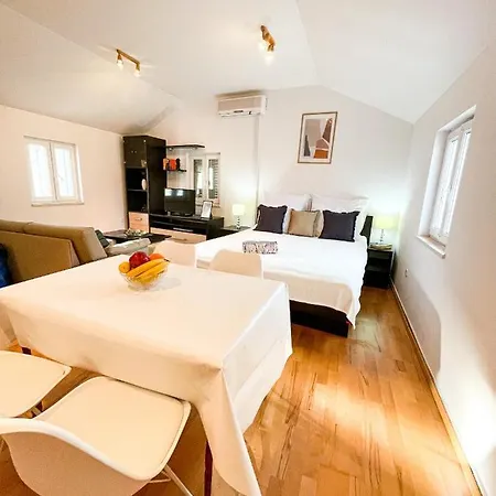 Central Ira Apartament